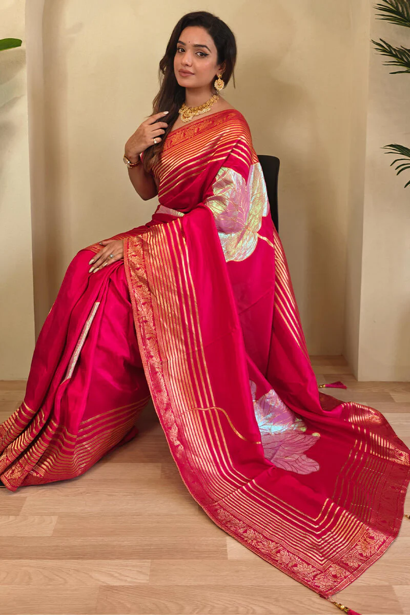 Gleaming Dark Pink Soft Banarasi Silk Saree With Phenomenal Blouse Piece - Image 4