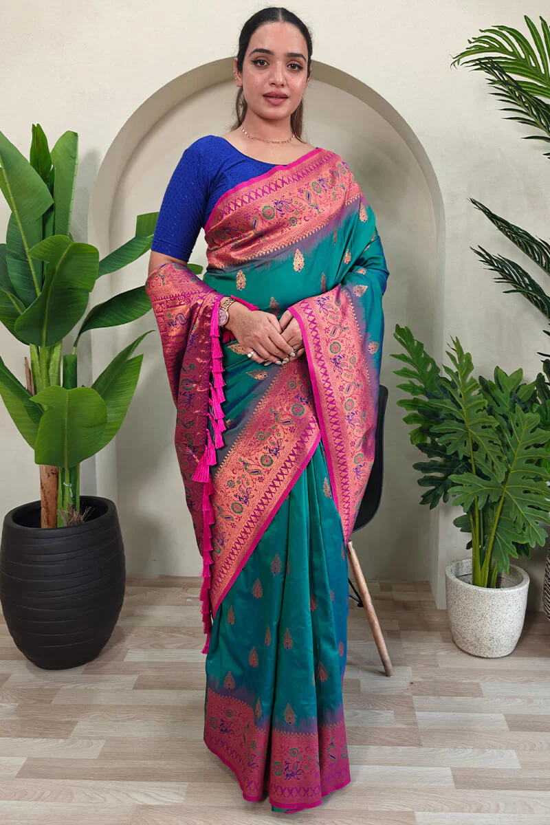 Gleaming Rama Soft Banarasi Silk Saree With Sumptuous Blouse Piece - Image 4