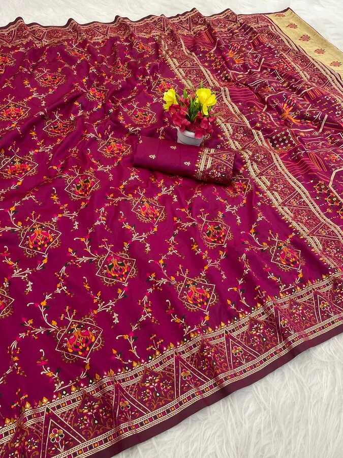 Glittering Dark Pink Pashmina Saree With Demanding Blouse Piece
