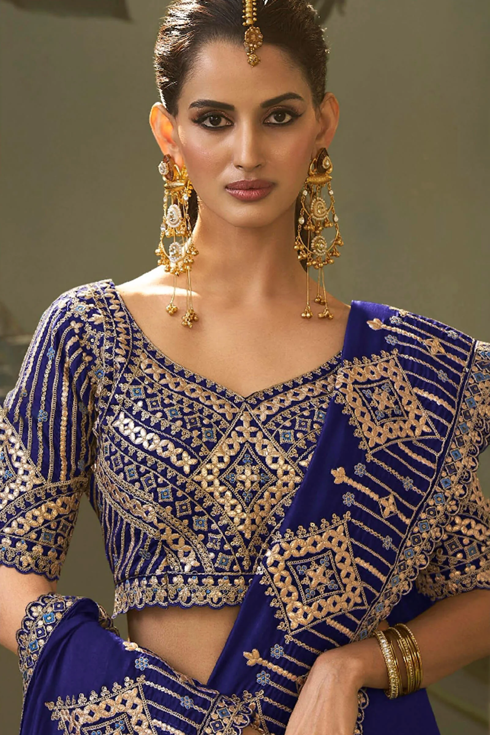 Glittering Navy Blue Soft Silk Embroidery Work Saree With Exemplary Blouse Piece - Image 2