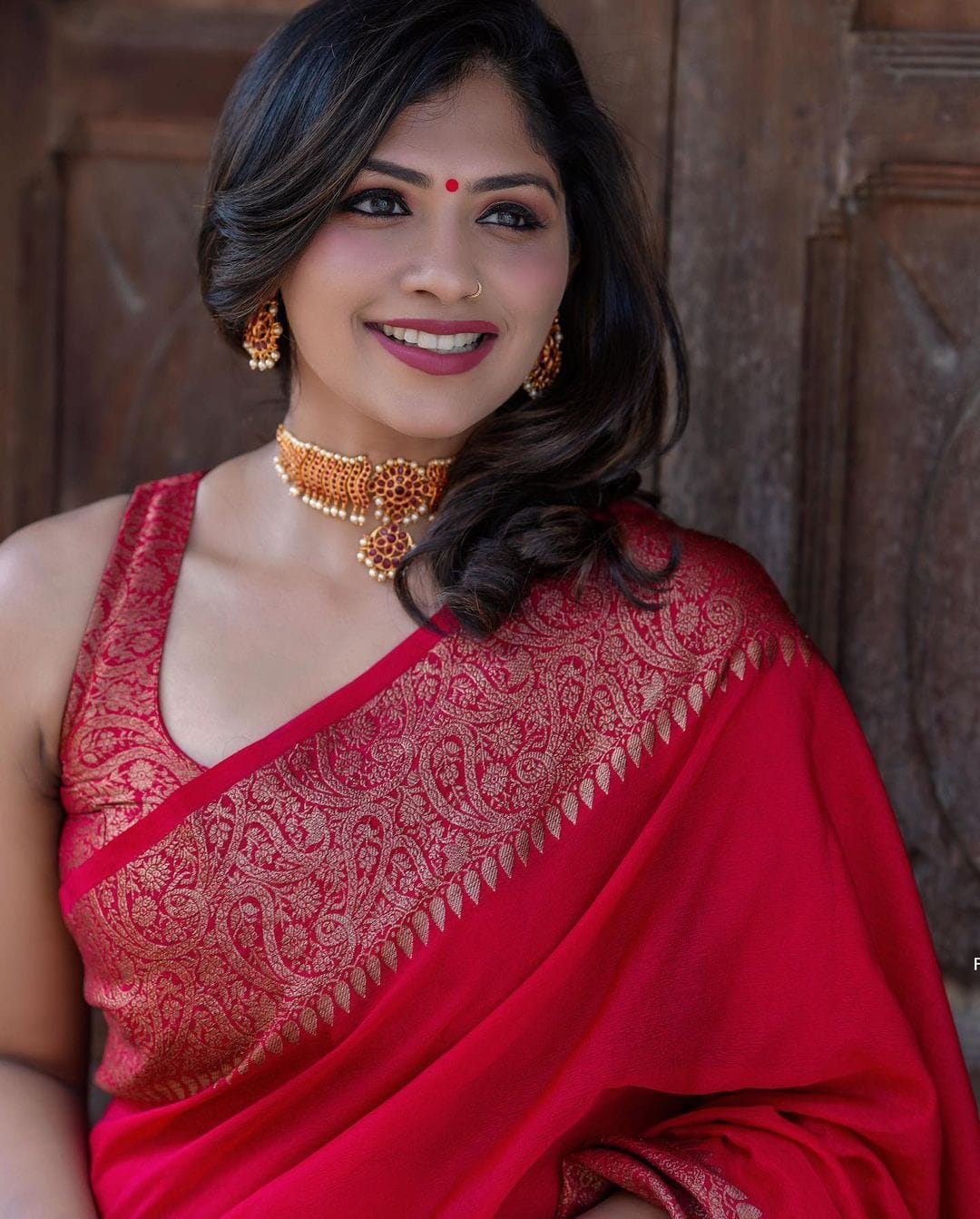 Glittering Red Soft Silk Saree With Unequalled Blouse Piece - Image 3