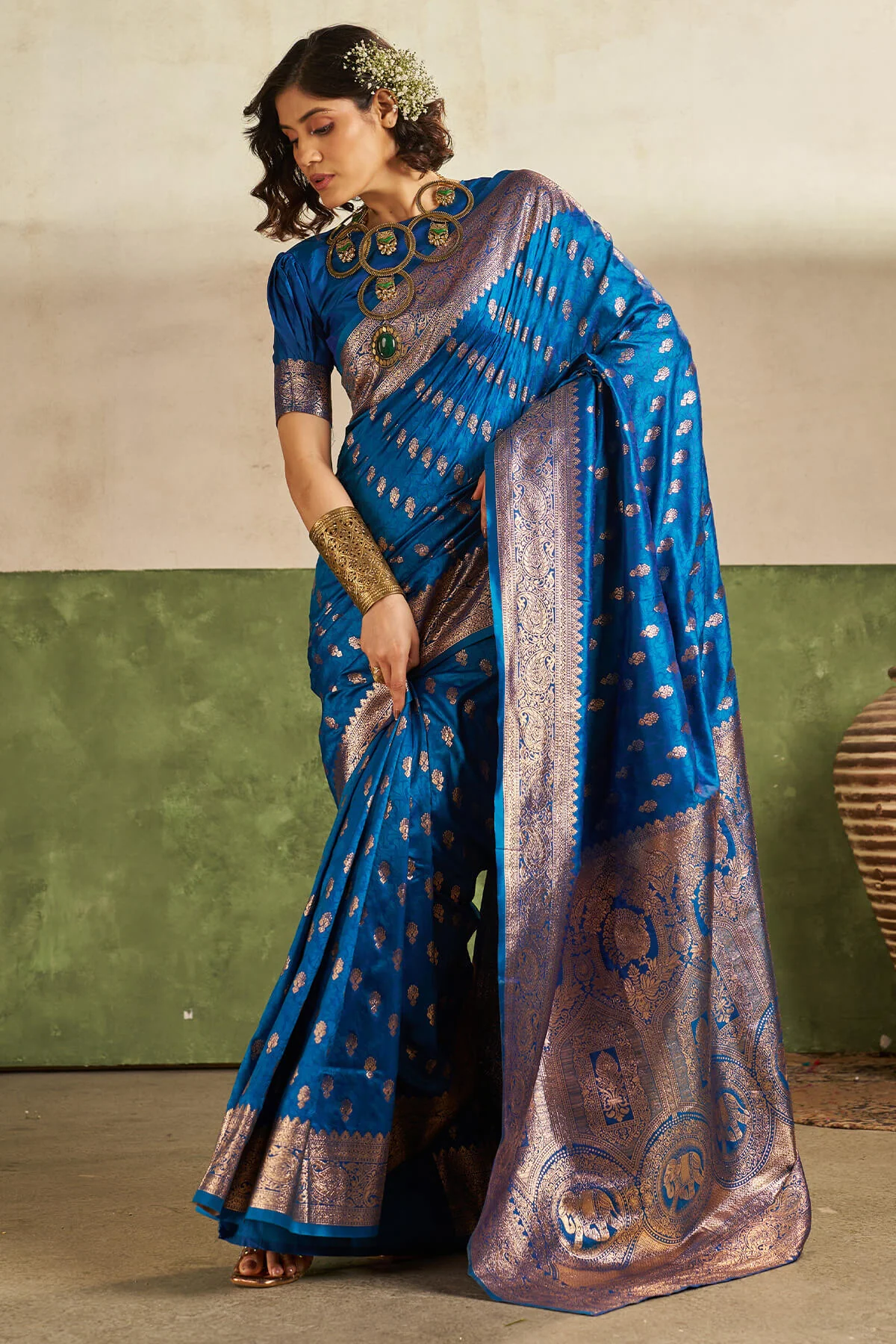 Glorious Blue Pure Zari Weaving Banarasi Silk Saree With Gratifying Blouse Piece - Image 3