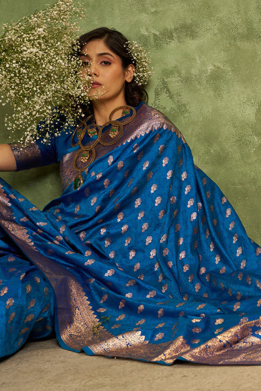 Glorious Blue Pure Zari Weaving Banarasi Silk Saree With Gratifying Blouse Piece - Image 4