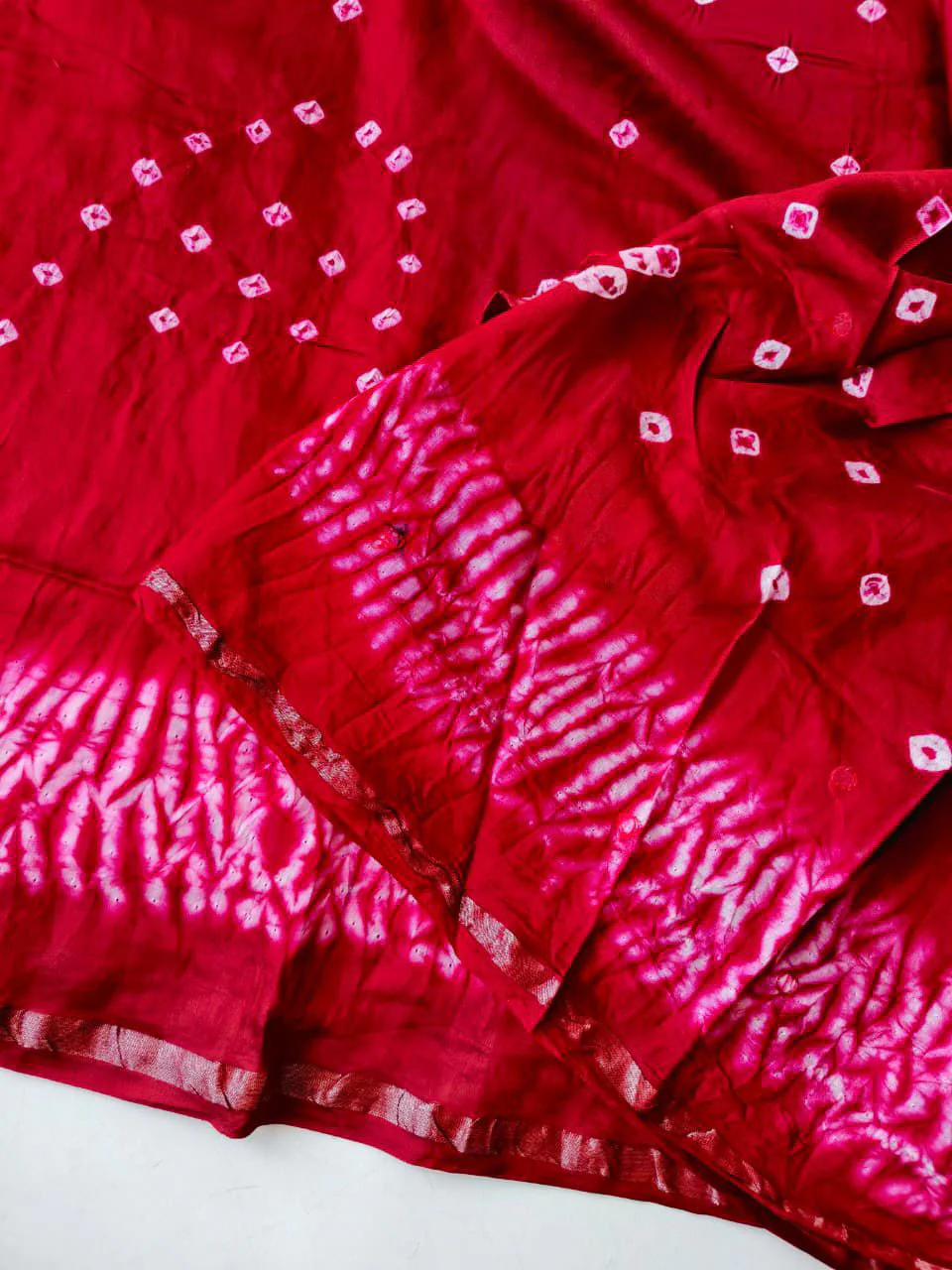 Glorious Dark Pink Cotton Silk Bandhani Printed Saree With Splendorous Blouse Piece - Image 3