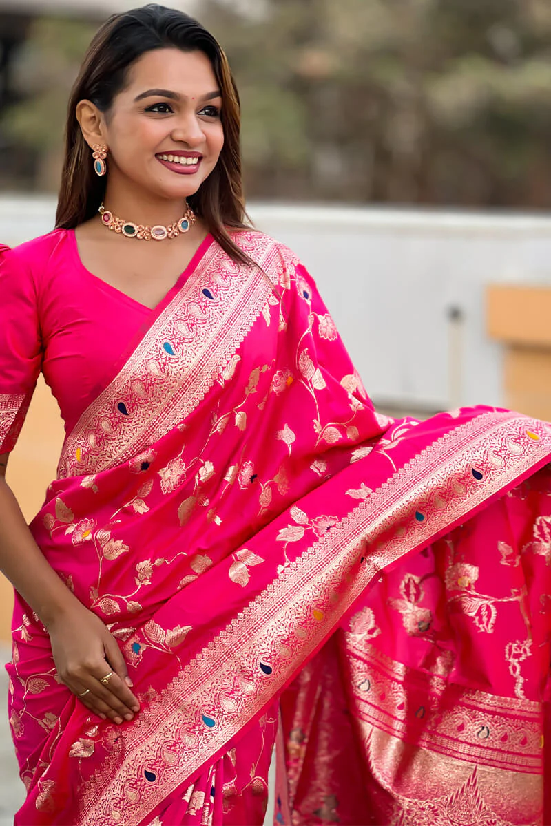 Glorious Dark Pink Soft Banarasi Silk Saree With Classic Blouse Piece - Image 4