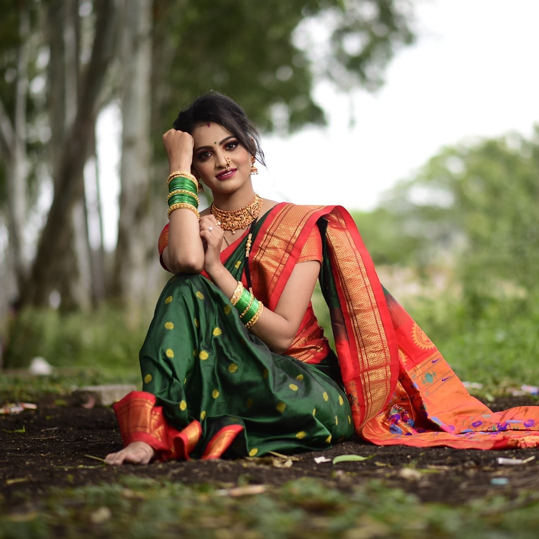 Glorious Green Paithani Silk Saree With Ethnic Blouse Piece - Image 4