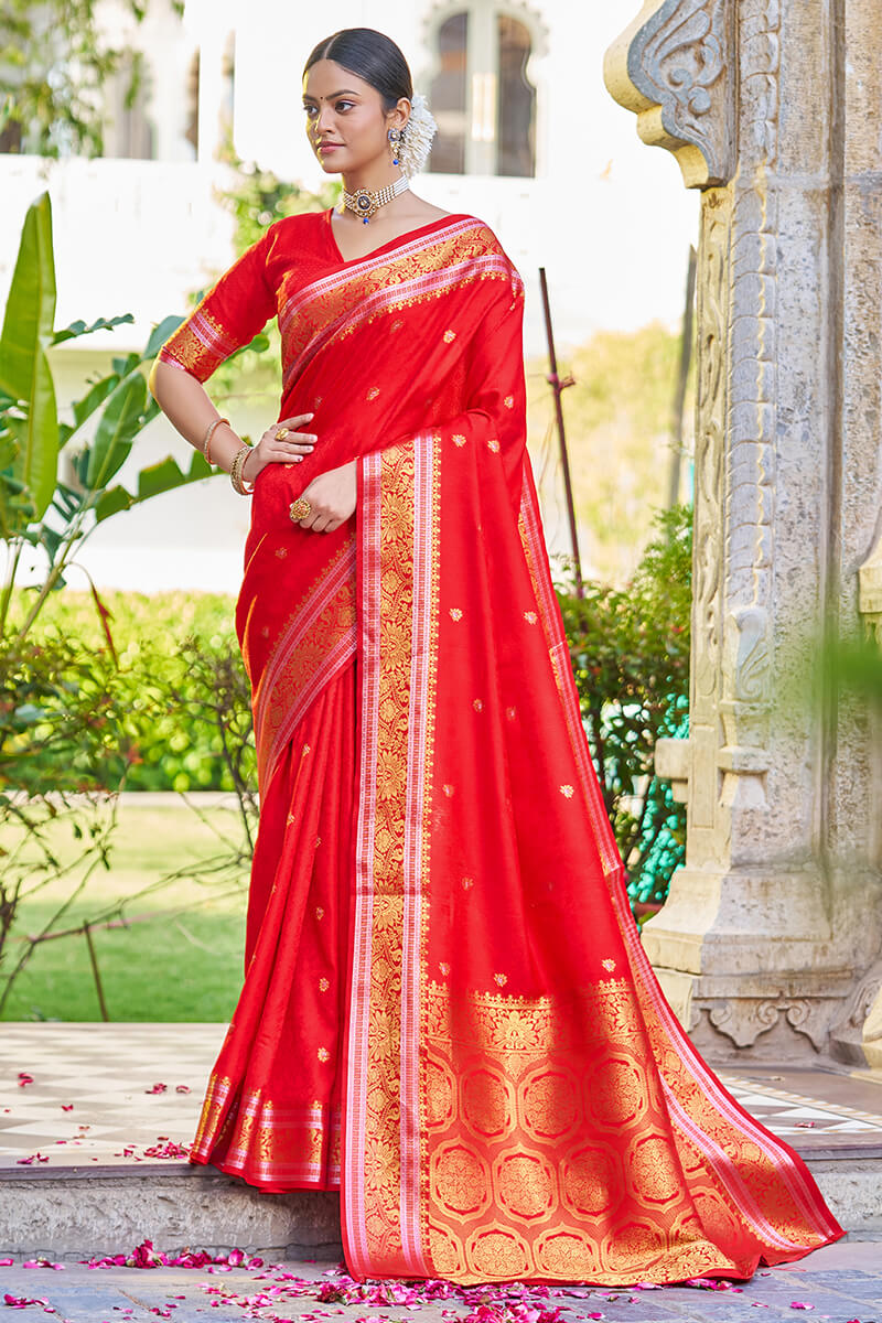 Glorious Red Kanjivaram Silk Saree With Confounding Blouse Piece - Image 3