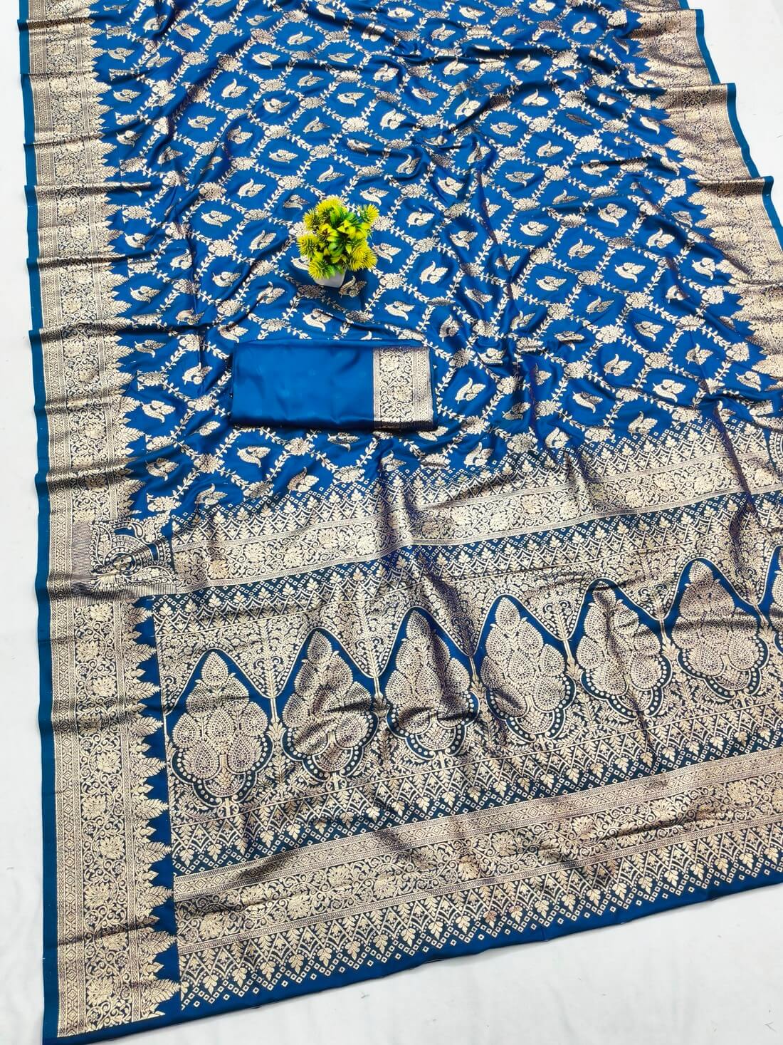 Glowing Blue Pure Zari Weaving Banarasi Silk Saree With Prominent Blouse Piece - Image 2