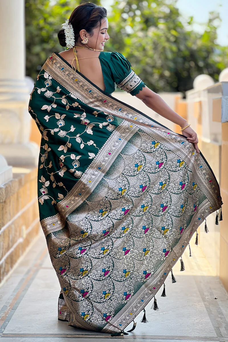 Glowing Dark Green Soft Banarasi Silk Saree With Radiant Blouse Piece - Image 6