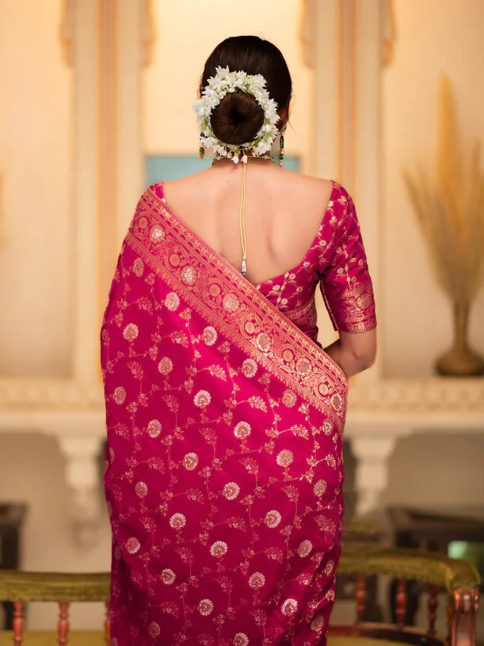 Glowing Dark Pink Soft Silk Saree With Gratifying Blouse Piece - Image 5