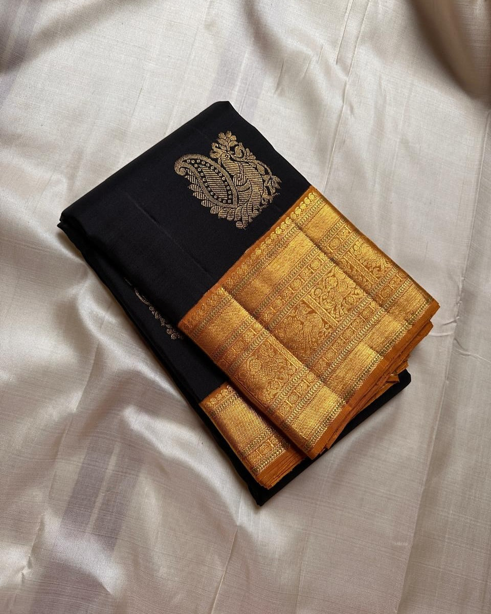 Gorgeous Black Soft Silk Saree With Beautiful Blouse Piece - Image 2