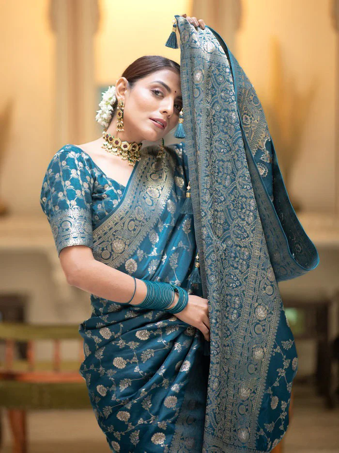 Gorgeous Firozi Soft Silk Saree With Sophisticated Blouse Piece - Image 2