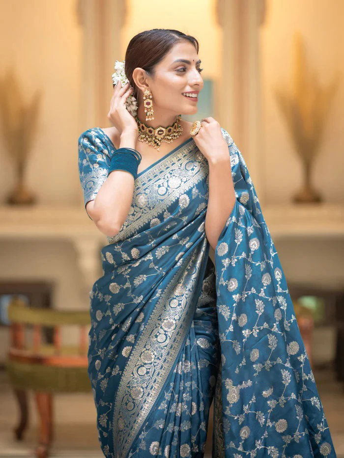 Gorgeous Firozi Soft Silk Saree With Sophisticated Blouse Piece - Image 4