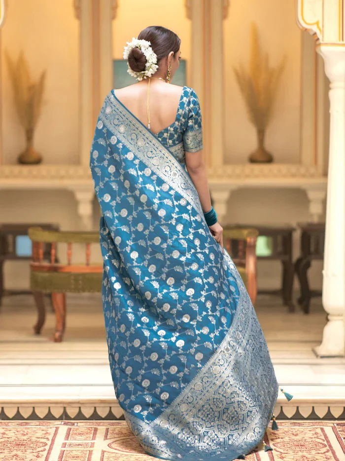 Gorgeous Firozi Soft Silk Saree With Sophisticated Blouse Piece - Image 5