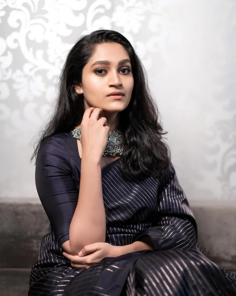 Gossamer Black Soft Silk Saree With Transcendent Blouse Piece - Image 4