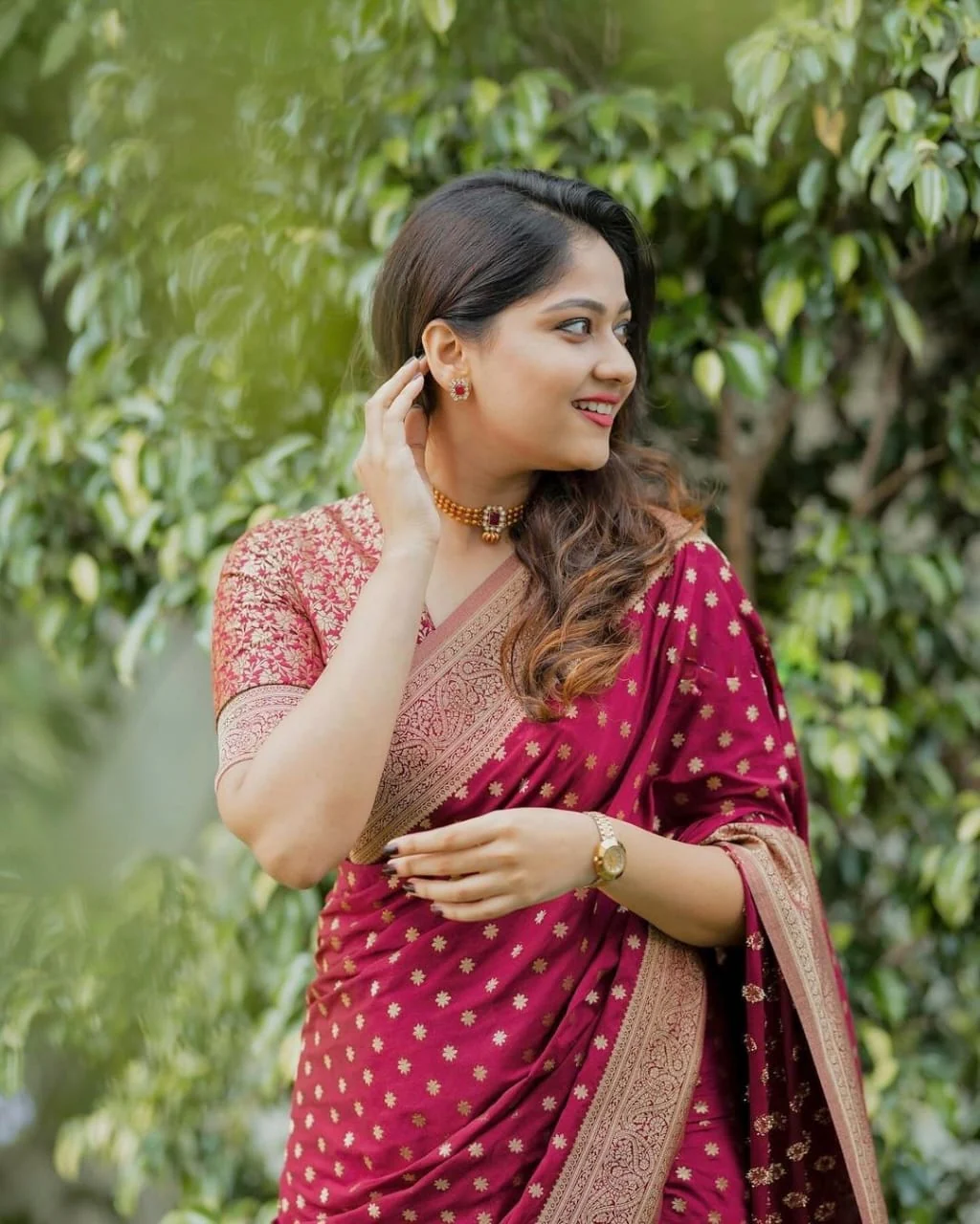 Gossamer Maroon Soft Silk Saree With Mellifluous Blouse Piece - Image 4