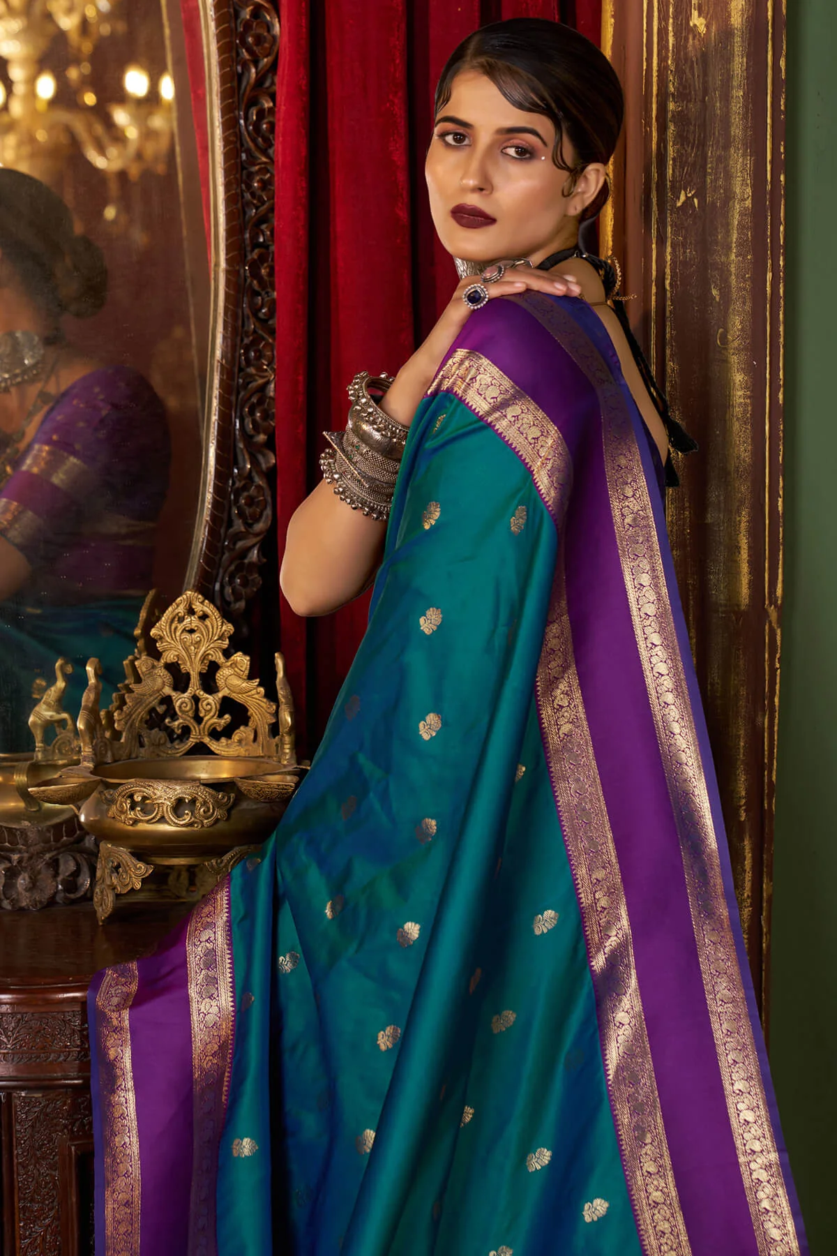 Grandiose Rama Pure Zari Weaving Banarasi Silk Saree With Stunner Blouse Piece - Image 2