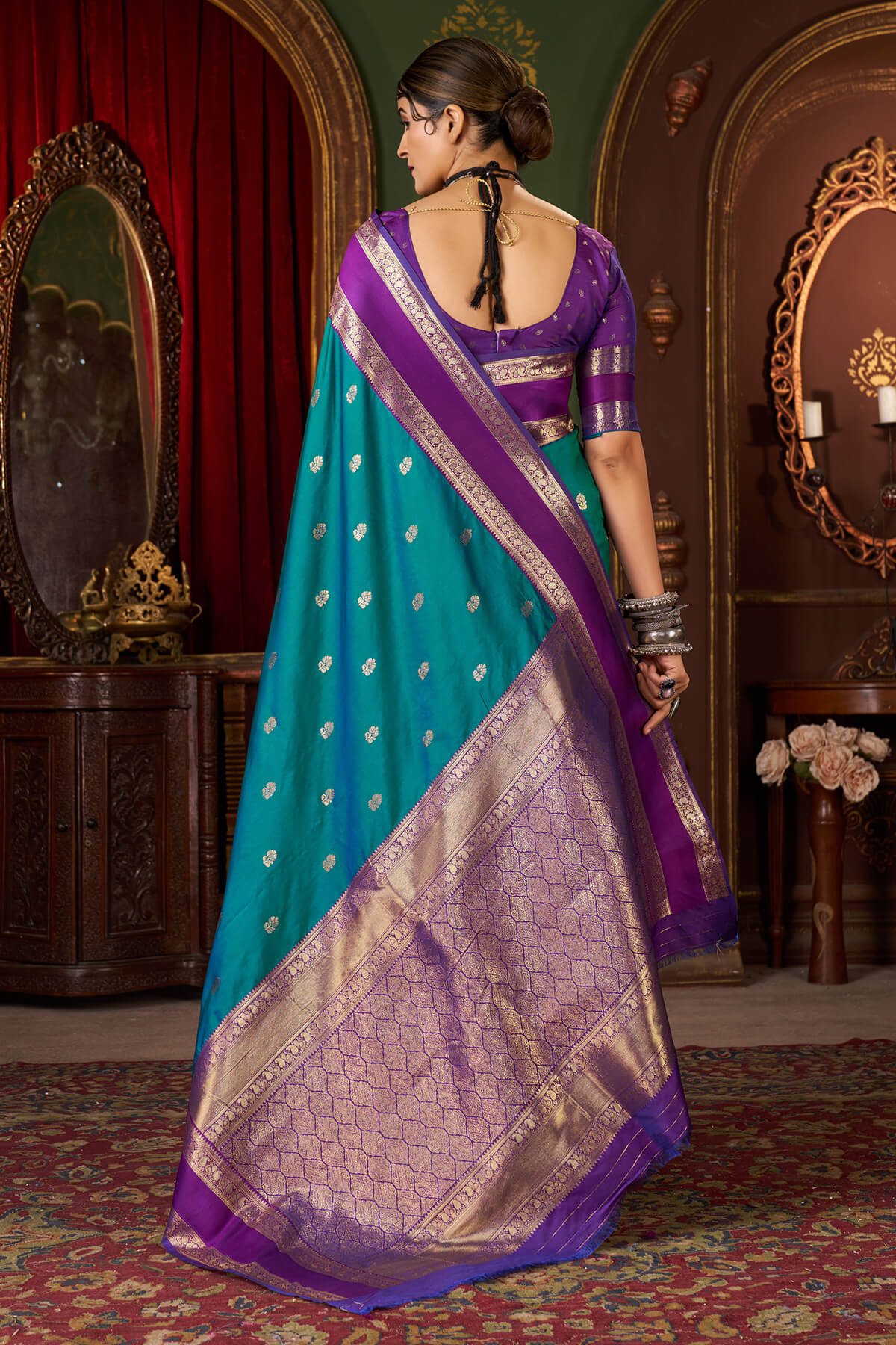 Grandiose Rama Pure Zari Weaving Banarasi Silk Saree With Stunner Blouse Piece - Image 6