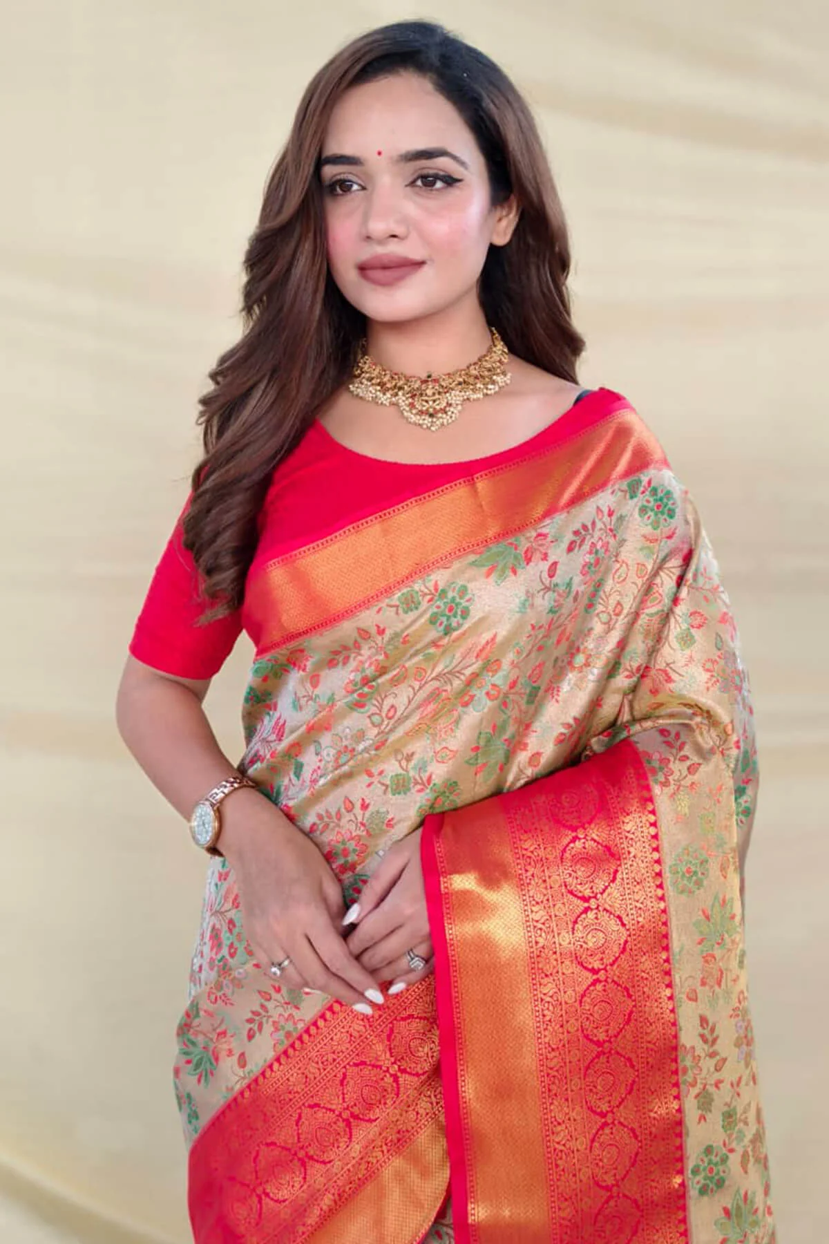 Gratifying Beige Kanjivaram Silk Saree With Flattering Blouse Piece - Image 2