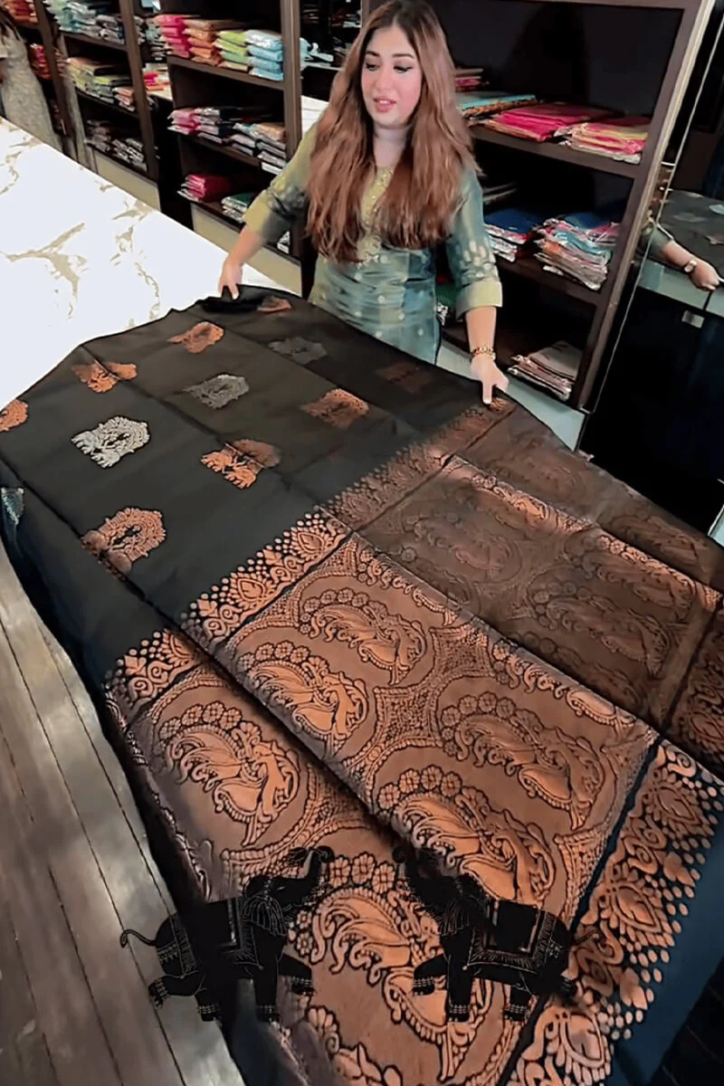 Gratifying Black Soft Banarasi Silk Saree With Intricate Blouse Piece - Image 5