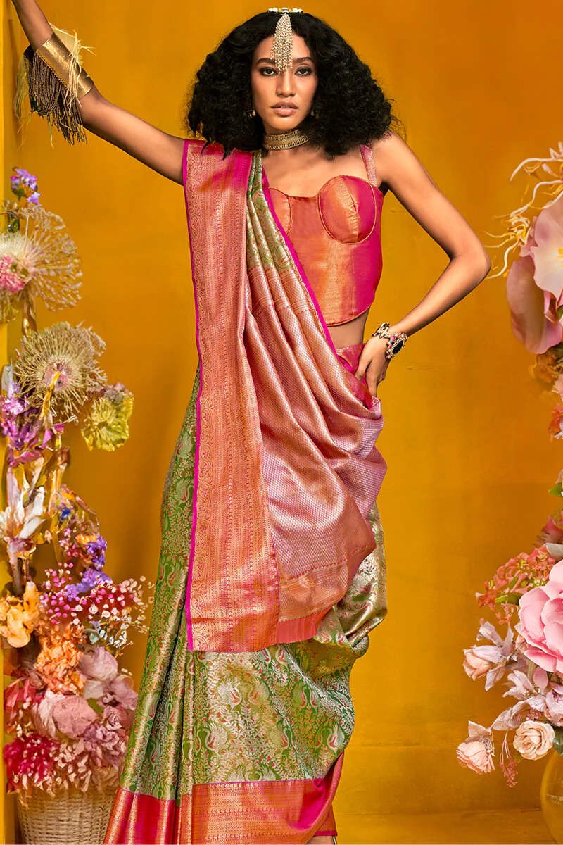 Gratifying Dark Green Kanjivaram Silk Saree With Vibrant Blouse Piece - Image 2