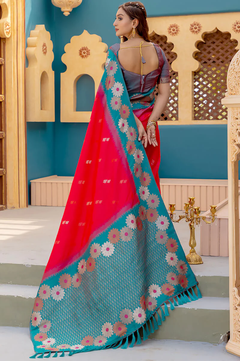 Gratifying Red Soft Banarasi Silk Saree With Seraglio Blouse Piece - Image 4