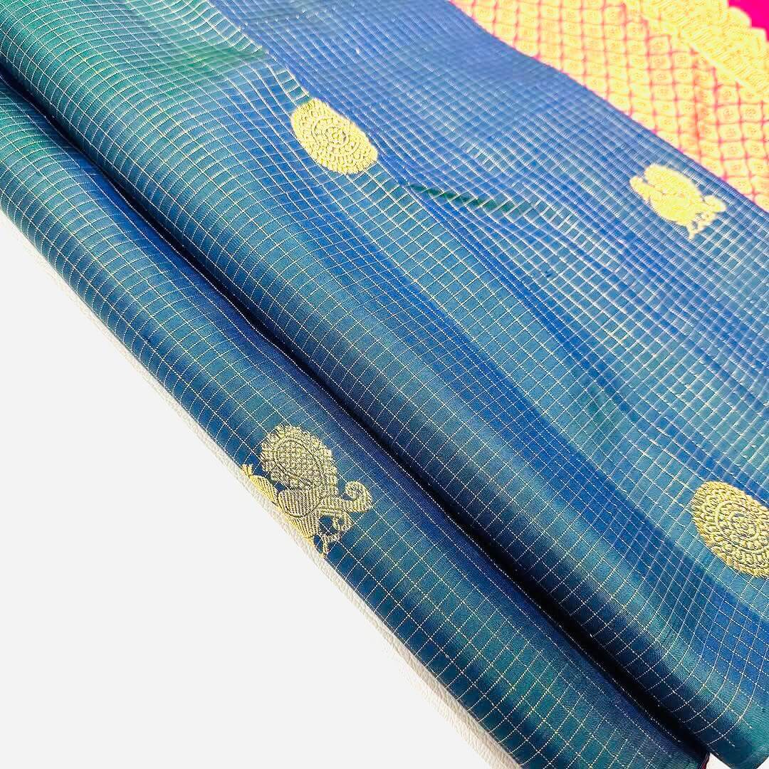 Groovy Blue Soft Silk Saree With Conflate Blouse Piece - Image 4