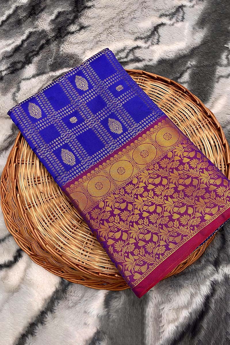 Groovy Royal Blue Kanjivaram Silk Saree With Breathtaking Blouse Piece - Image 2