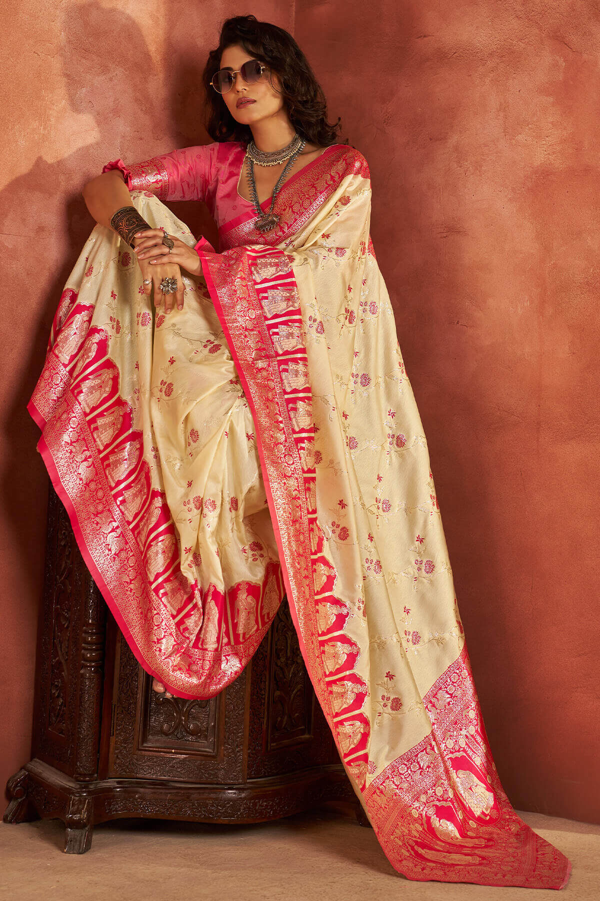 Hypnotic Beige Pure Zari Weaving Banarasi Silk Saree With Mellifluous Blouse Piece - Image 3