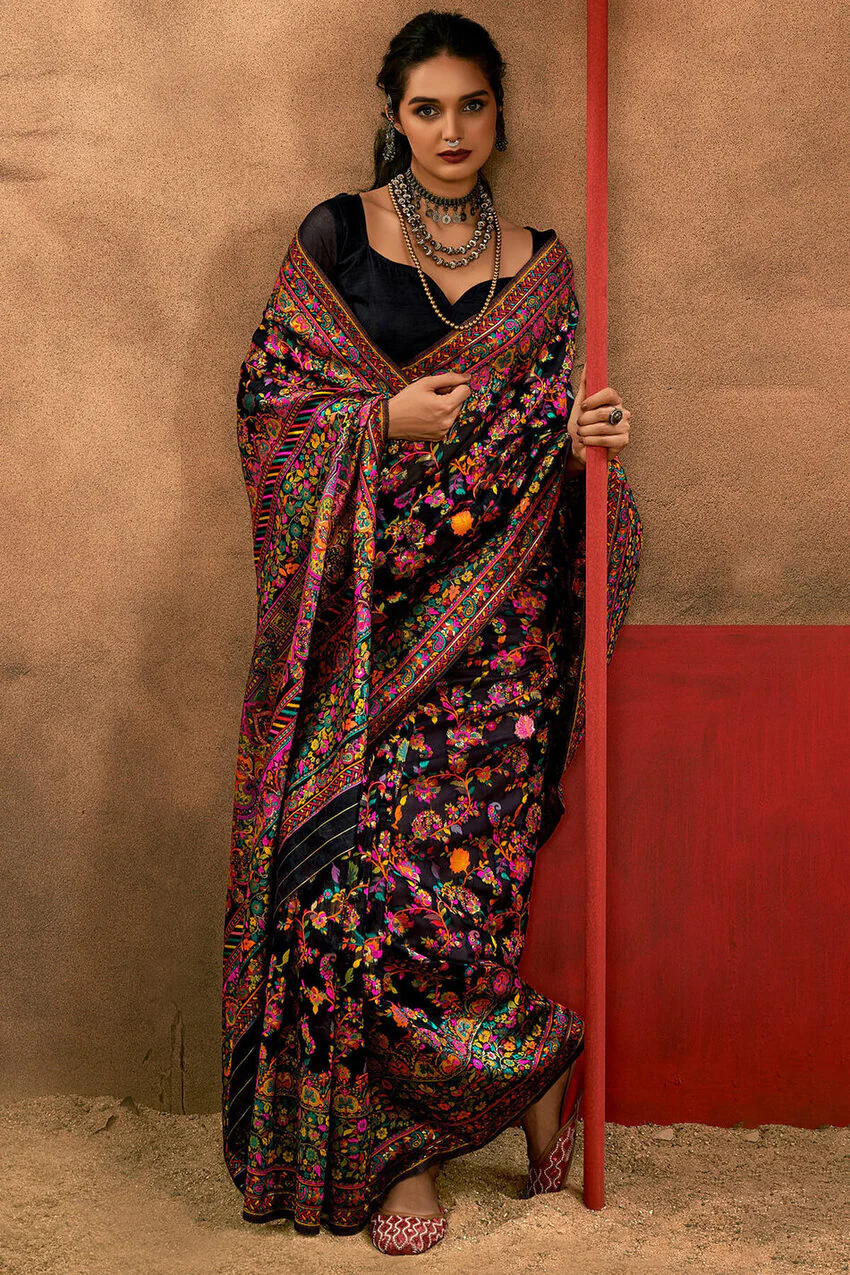 Hypnotic Black Pashmina Saree With Flameboyant Blouse Piece - Image 4