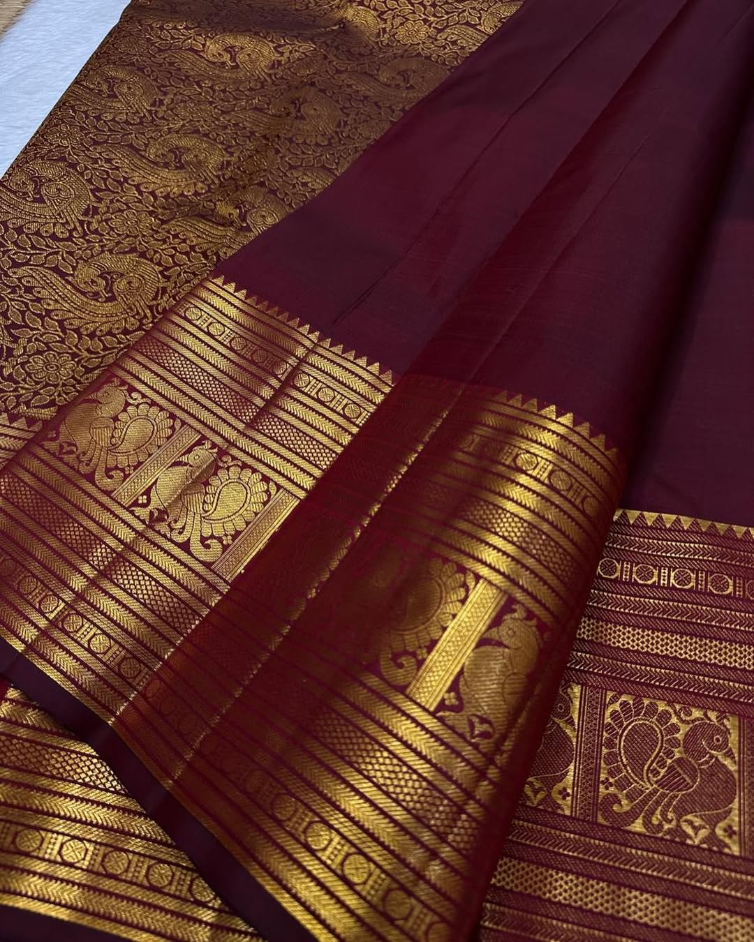 Hypnotic Maroon Soft Banarasi Silk Saree With Inimitable Blouse Piece - Image 5