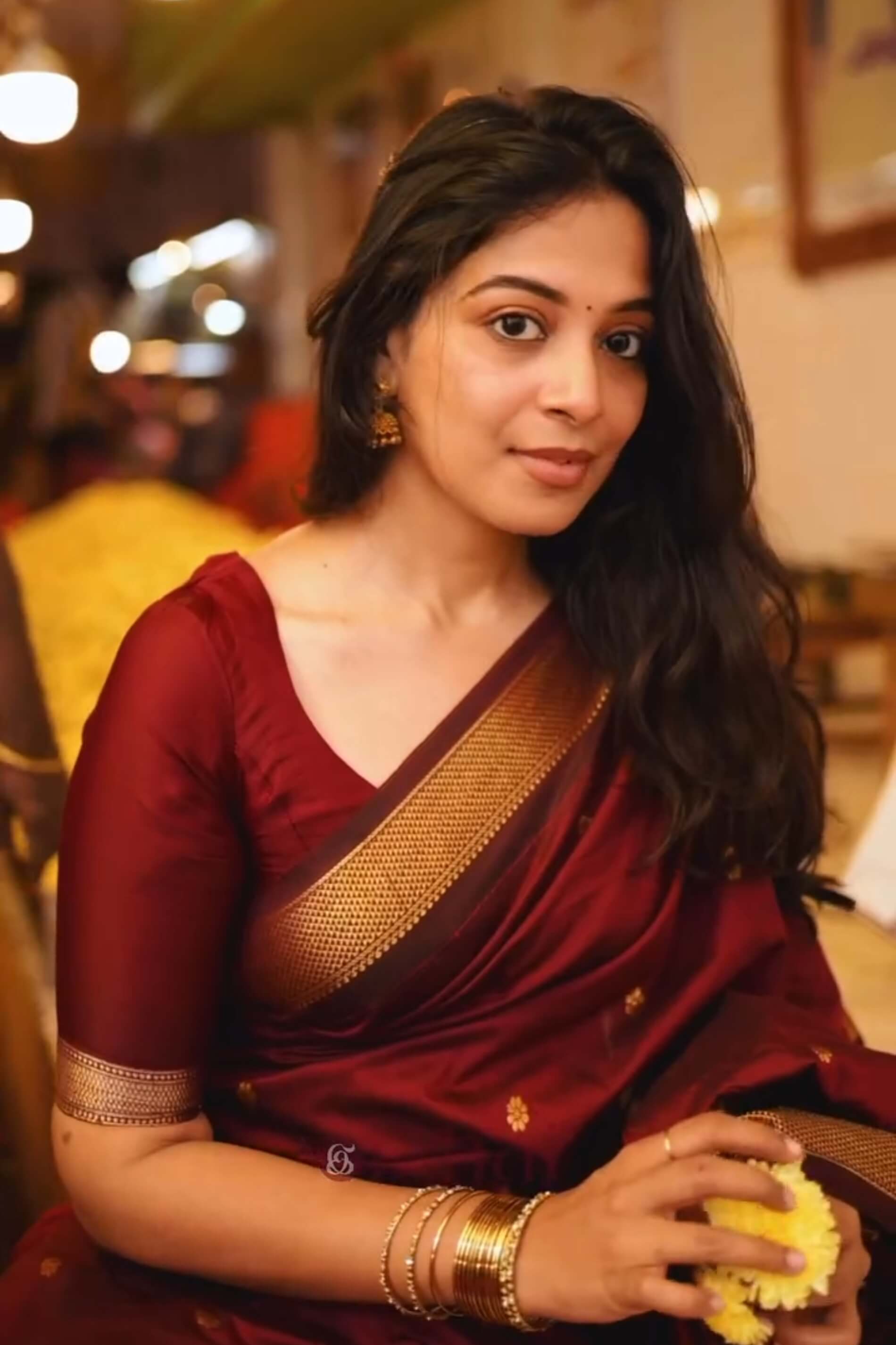 Hypnotic Maroon Soft Silk Saree With Scrupulous Blouse Piece - Image 4