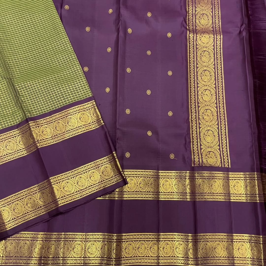 Ideal Green Soft Silk Saree With Woebegone Blouse Piece - Image 4