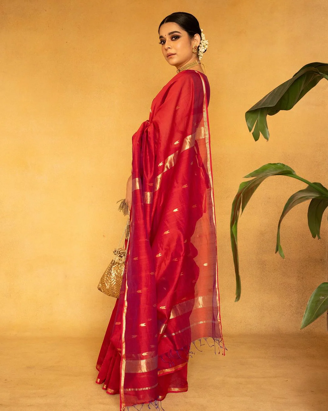 Imaginative Red Cotton Silk Saree With Aplomb Blouse Piece - Image 5