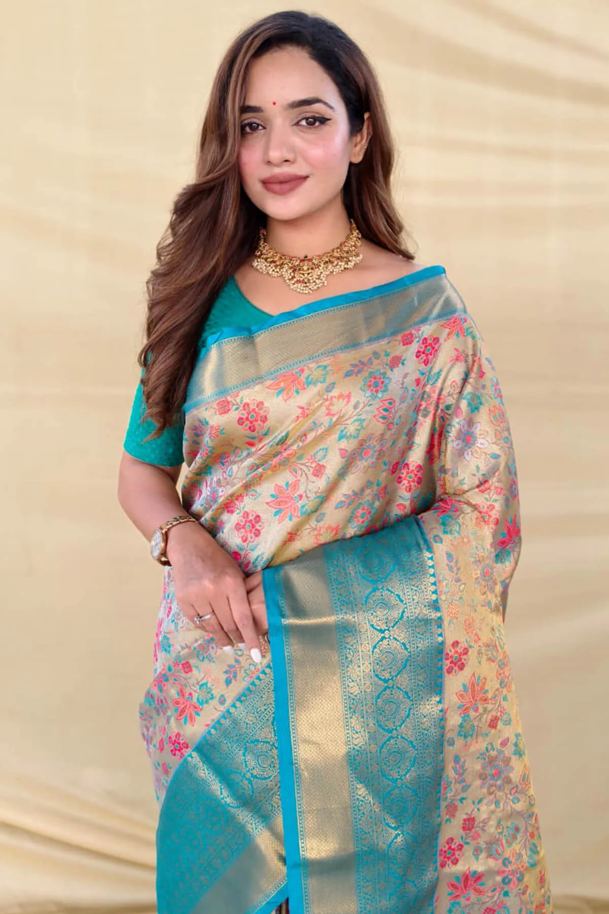 Imbrication Beige Kanjivaram Silk Saree With Serendipity Blouse Piece - Image 2