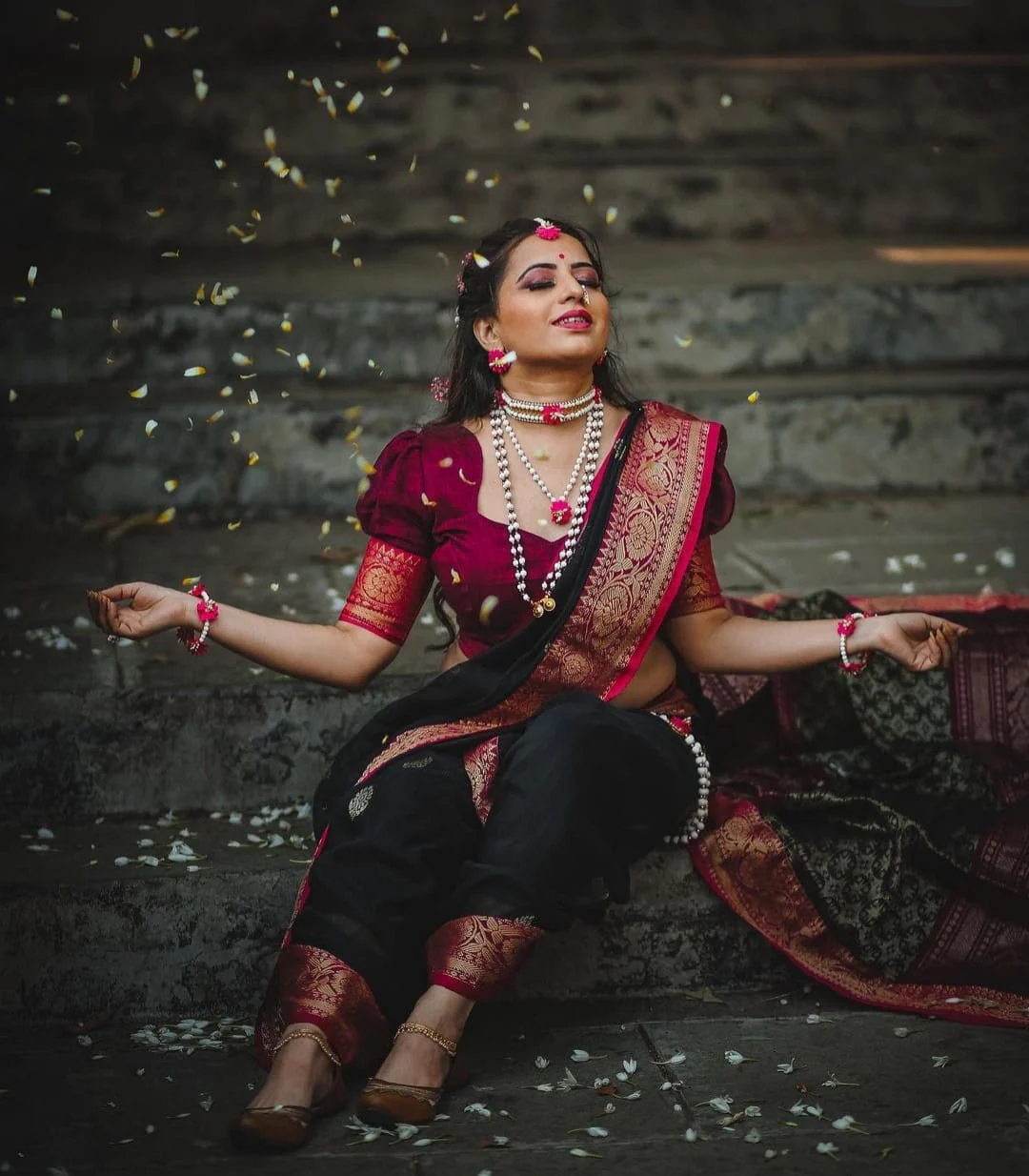 Imbrication Black Soft Silk Saree With Embrocation Blouse Piece - Image 2