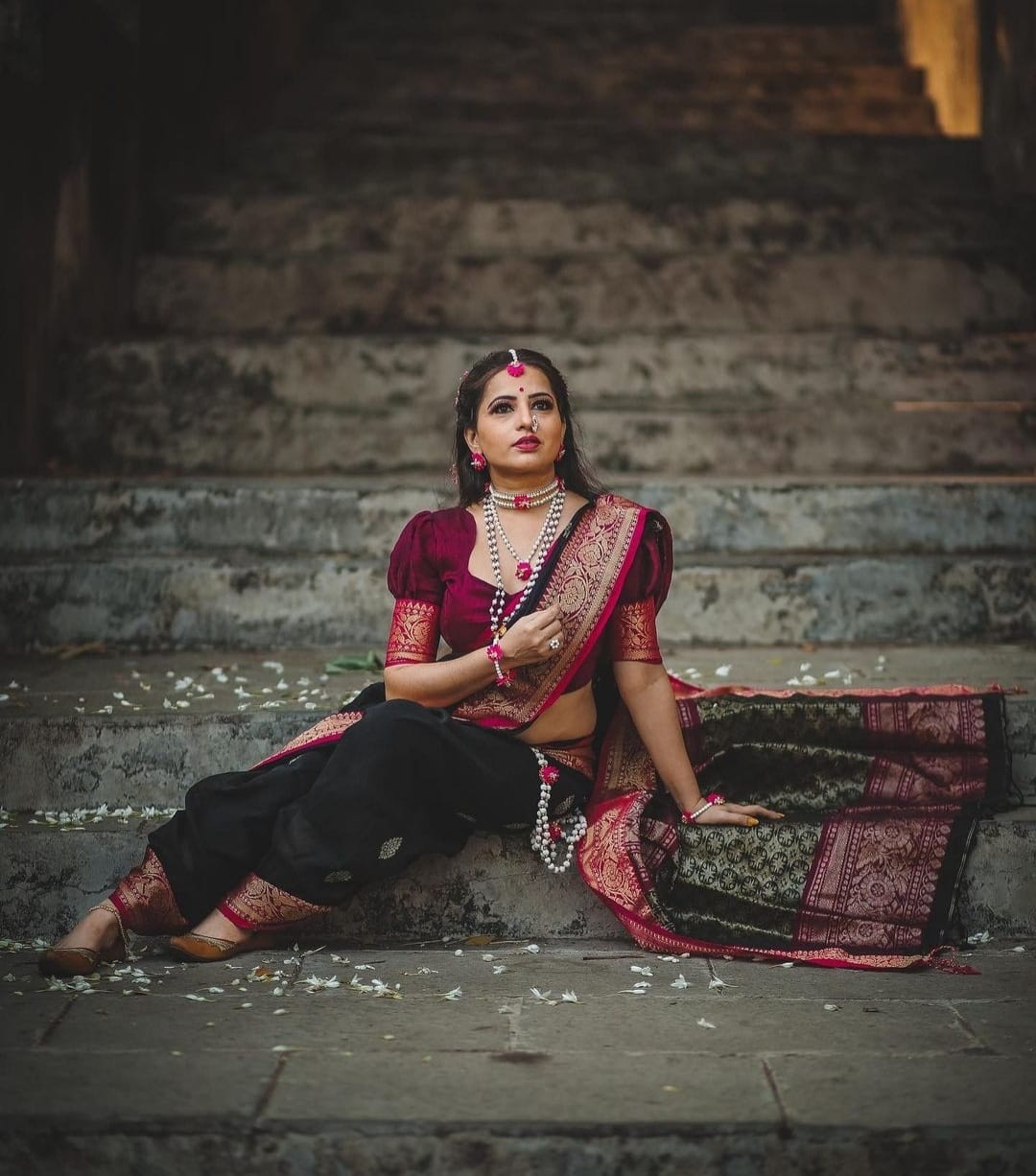 Imbrication Black Soft Silk Saree With Embrocation Blouse Piece - Image 3