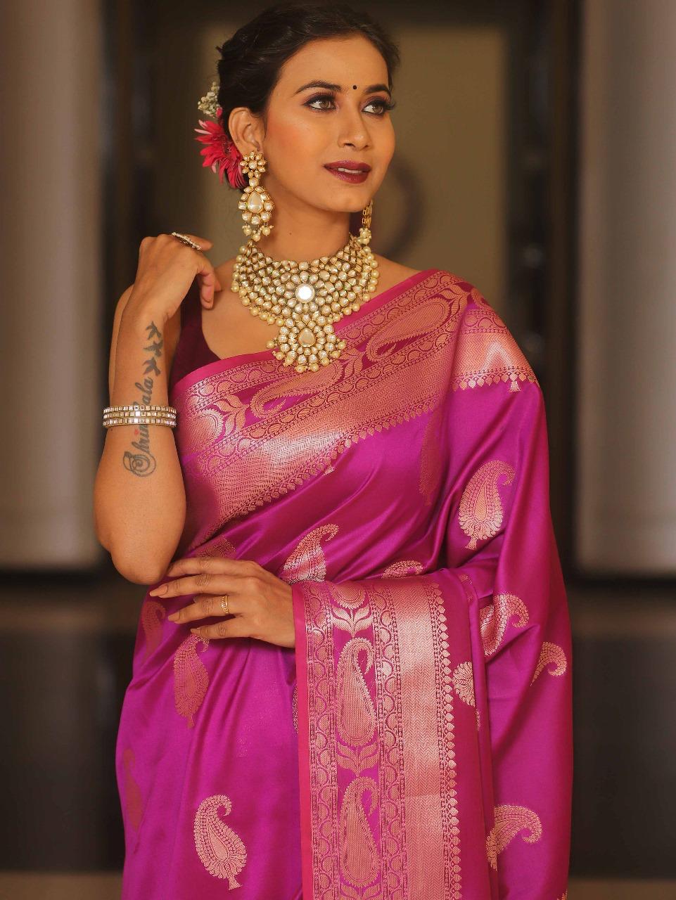 Imbrication Dark Pink Soft Banarasi Silk Saree With Stylish Blouse Piece - Image 6