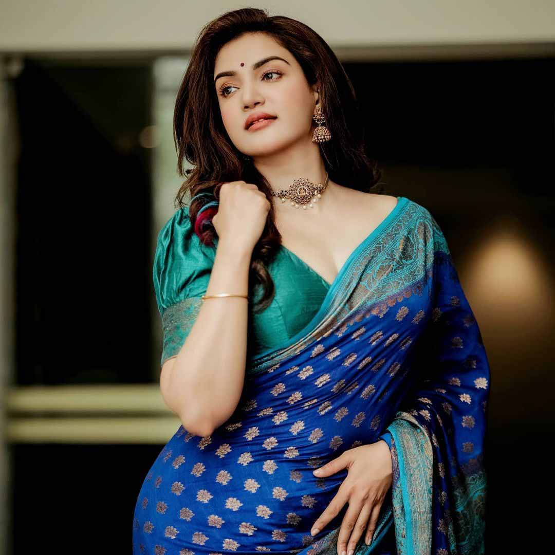 Impressive Blue Soft Banarasi Silk Saree With Beauteous Blouse Piece - Image 2