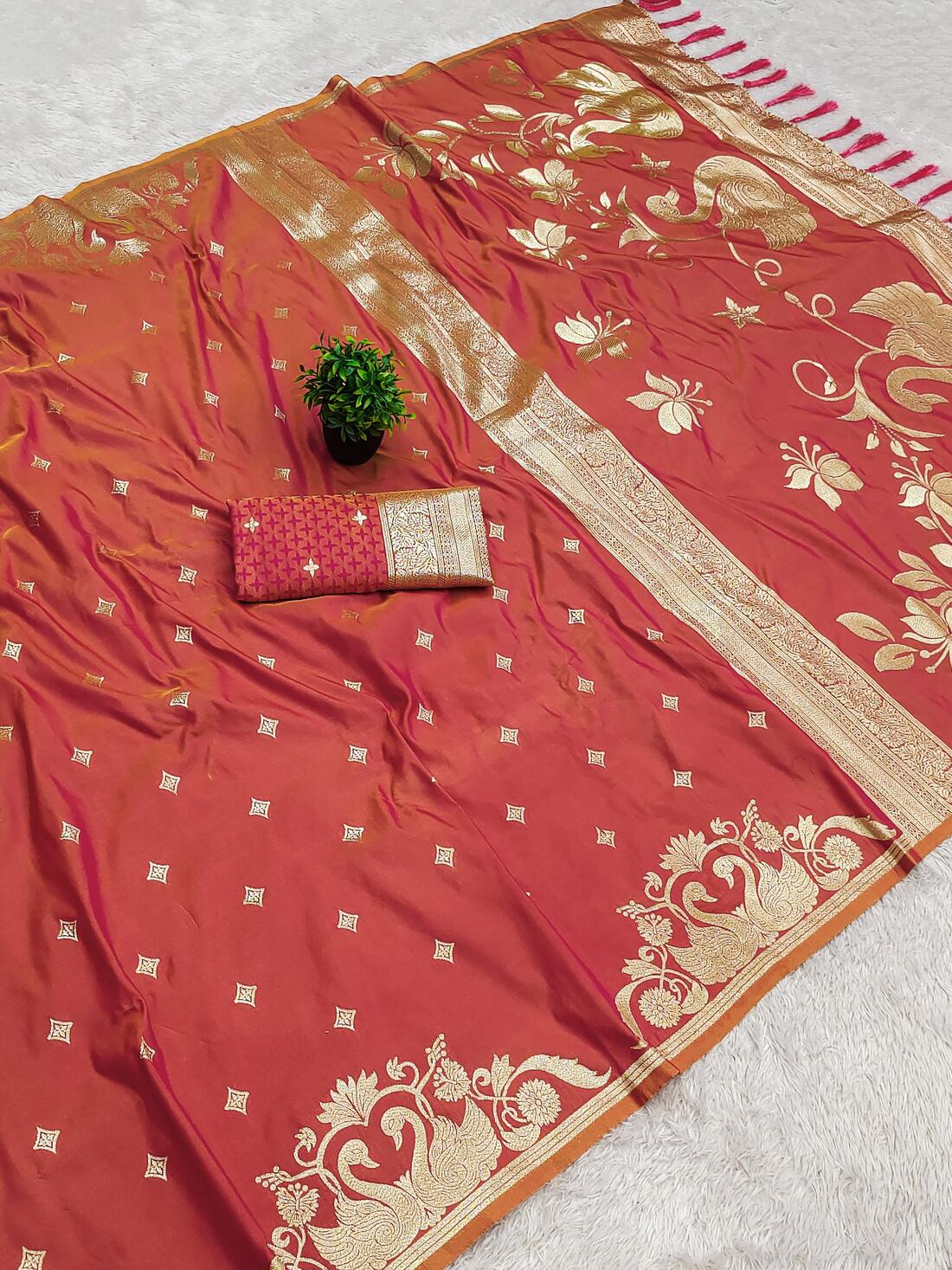 Impressive Pink Pure Zari Weaving Banarasi Silk Saree With Arresting Blouse Piece - Image 2