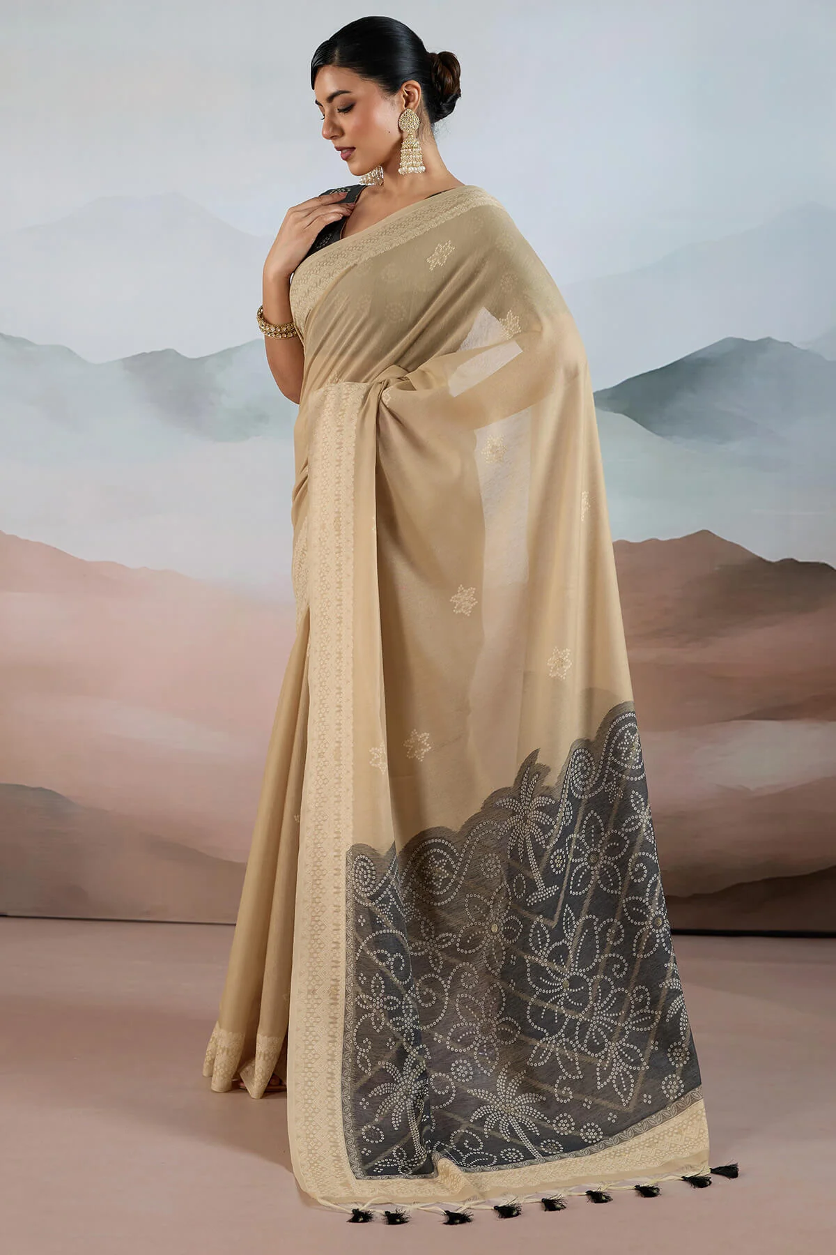 Improbable Beige Cotton Silk Saree With Vivacious Blouse Piece - Image 4