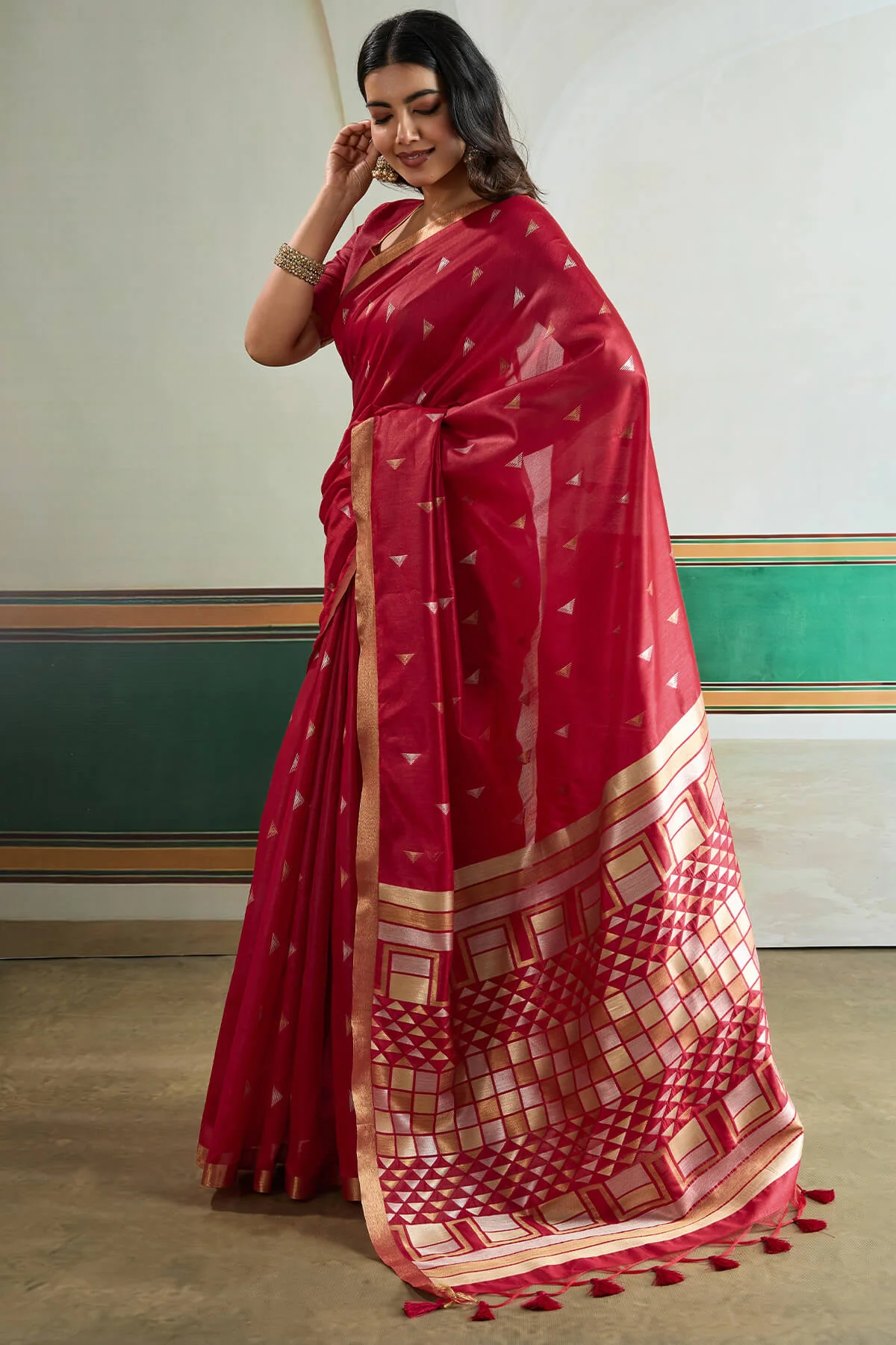 Improbable Maroon Pure Zari Weaving Banarasi Tussar Silk Saree With Marvellous Blouse Piece - Image 3