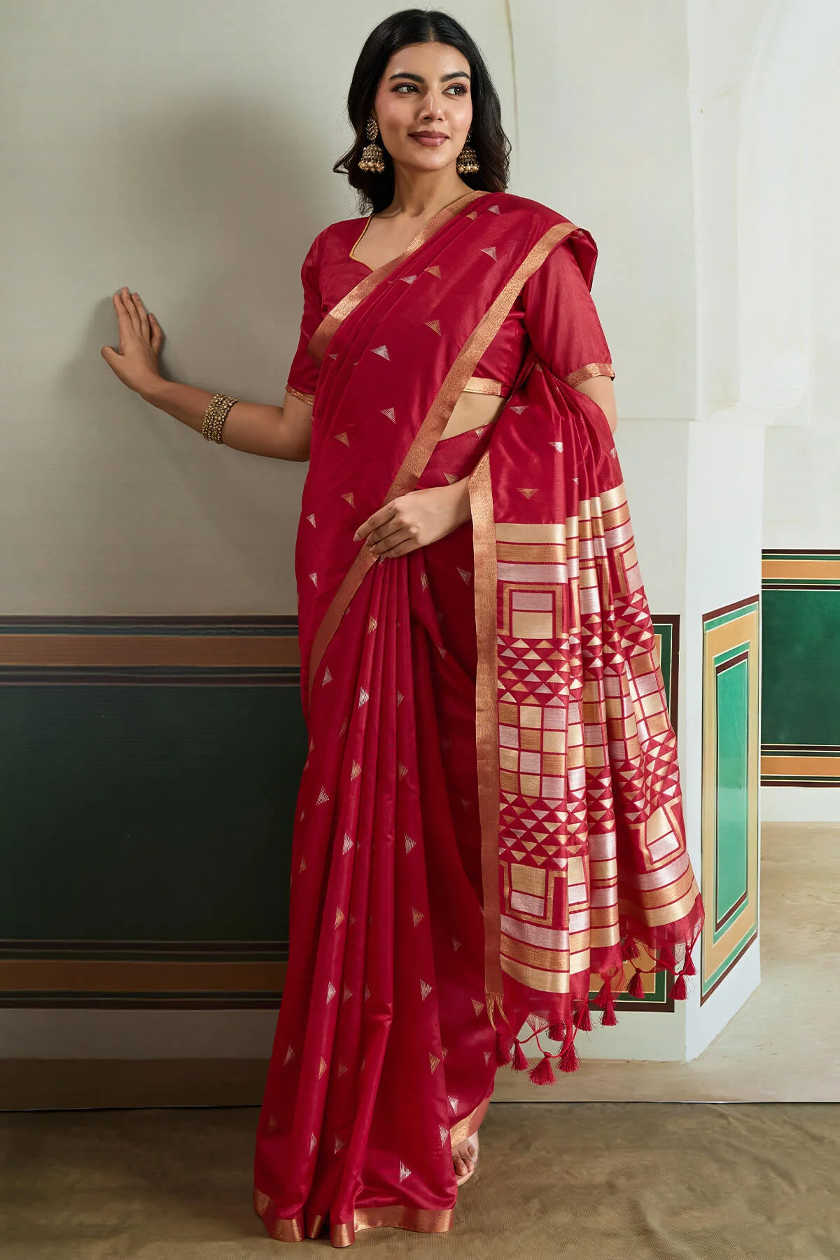 Improbable Maroon Pure Zari Weaving Banarasi Tussar Silk Saree With Marvellous Blouse Piece - Image 5