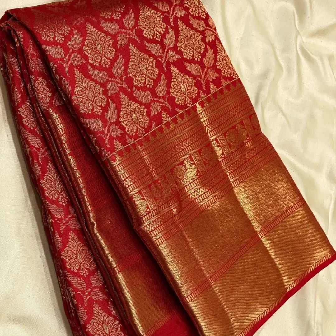 Improbable Red Soft Banarasi Silk Saree With Surpassing Blouse Piece - Image 2