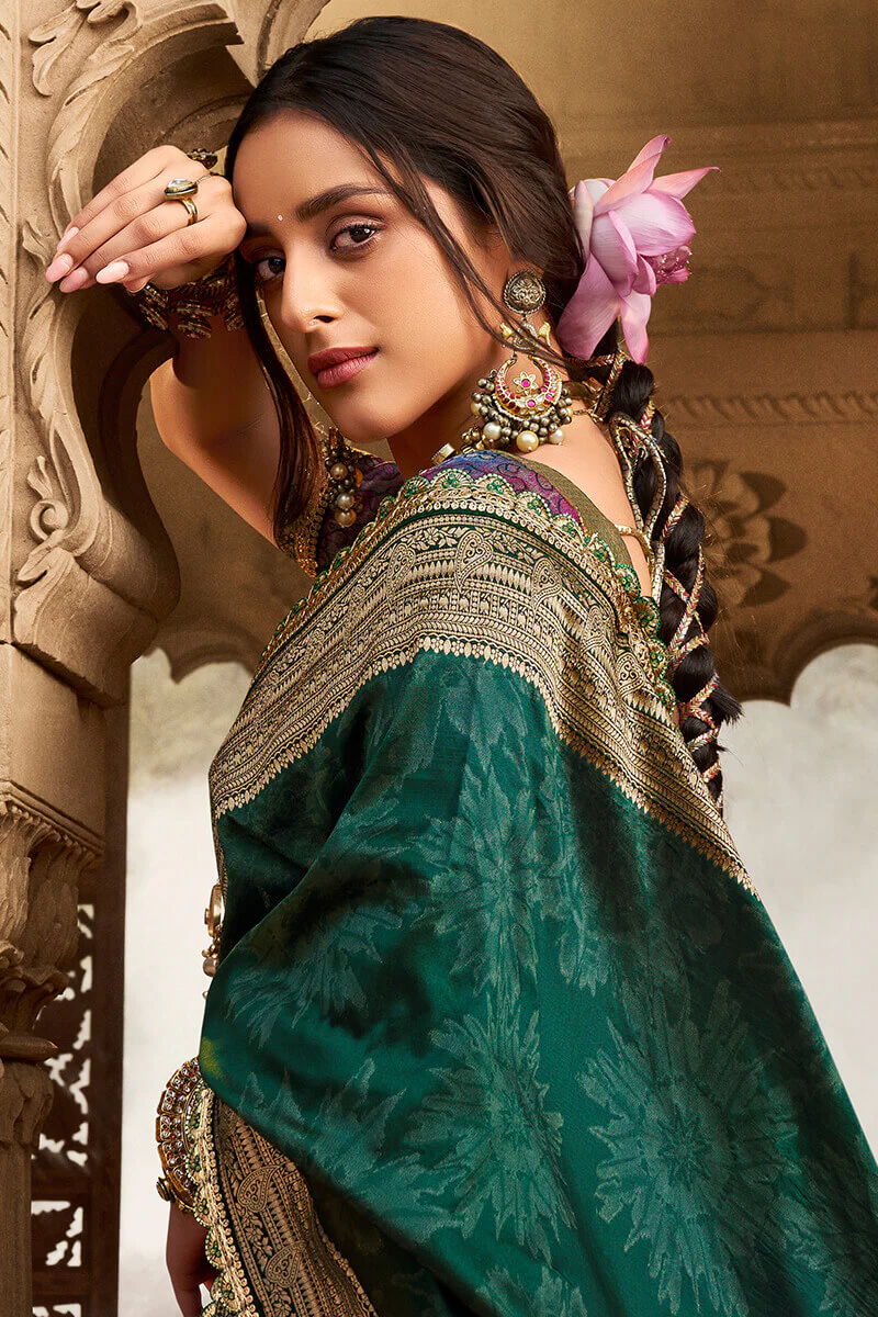 Incomparable Dark Green Soft Banarasi Silk Saree With Lassitude Blouse Piece - Image 4