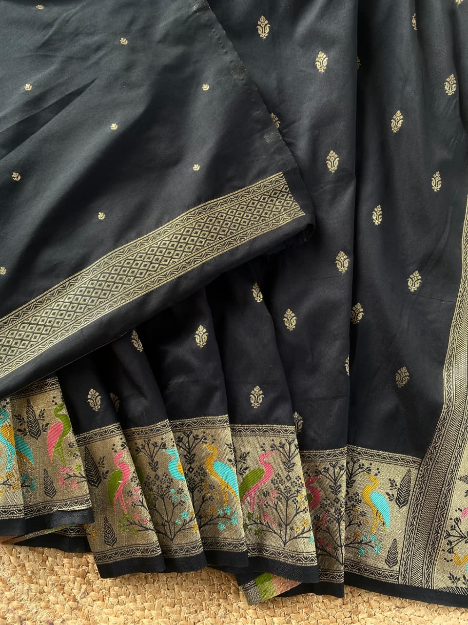 Inimitable Black Soft Banarasi Silk Saree With Assemblage Blouse Piece - Image 2