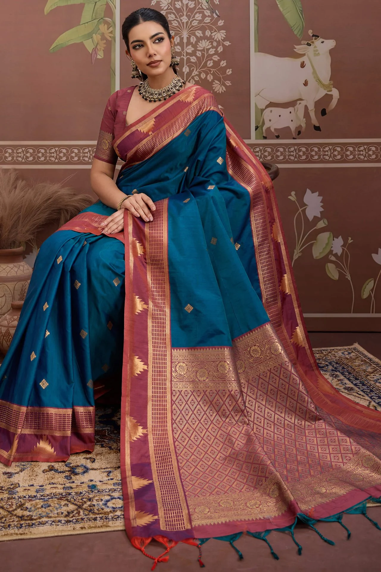 Inimitable Navy Blue Banarasi Tussar Silk Saree With Prettiest Blouse Piece - Image 5