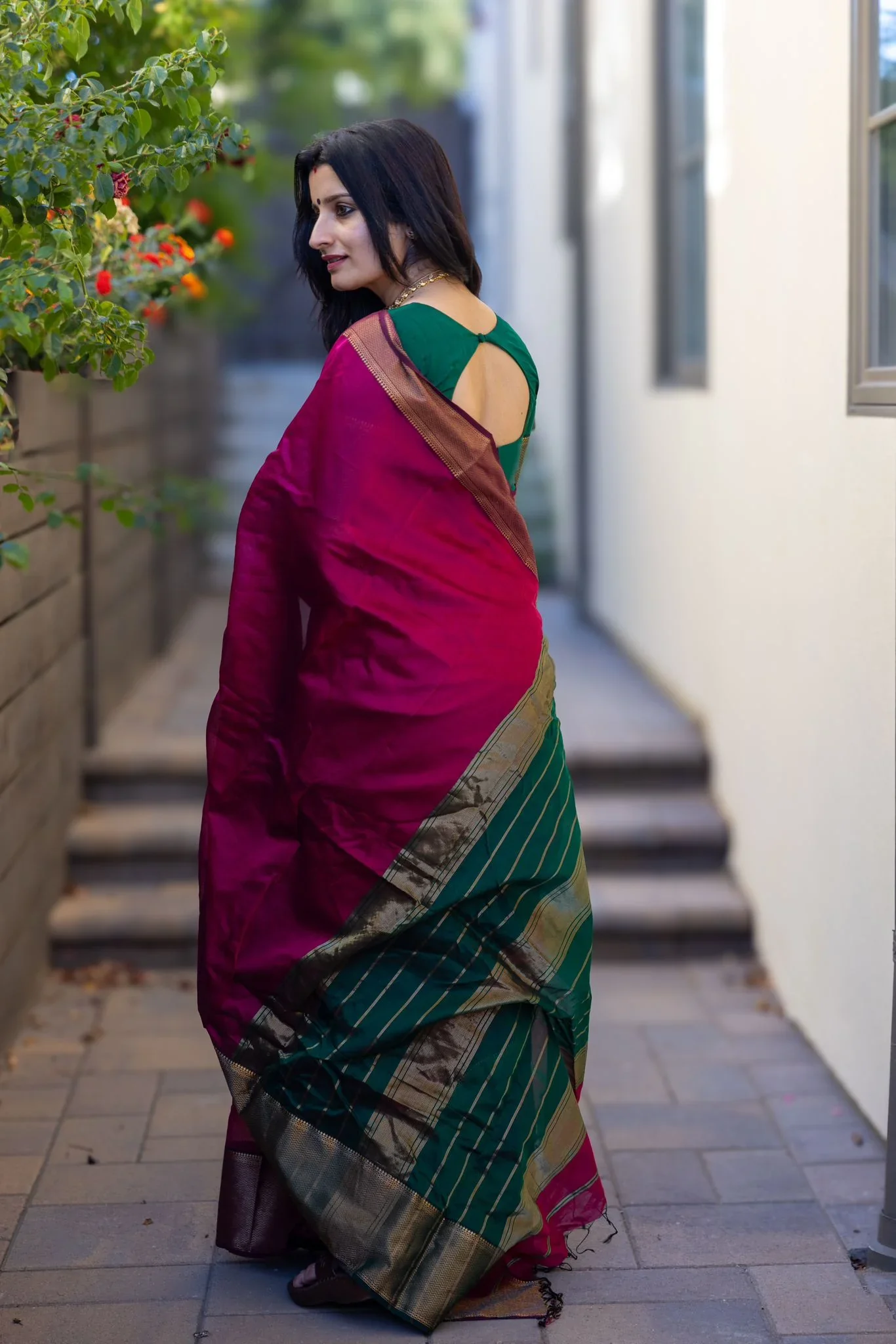 Innovative Dark Pink Soft Silk Saree With Staring Blouse Piece - Image 3