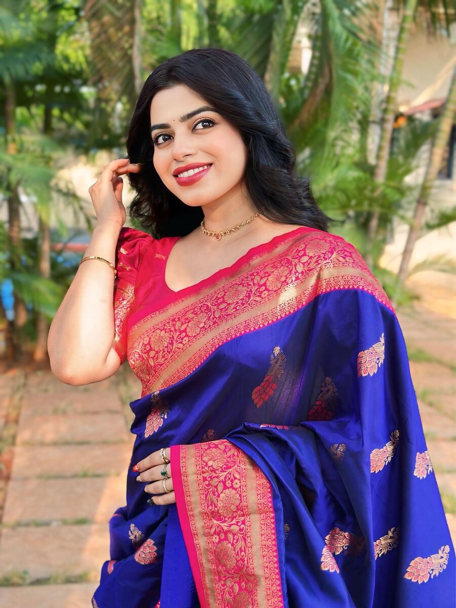 Innovative Royal Blue Soft Banarasi Silk Saree With Arresting Blouse Piece - Image 2