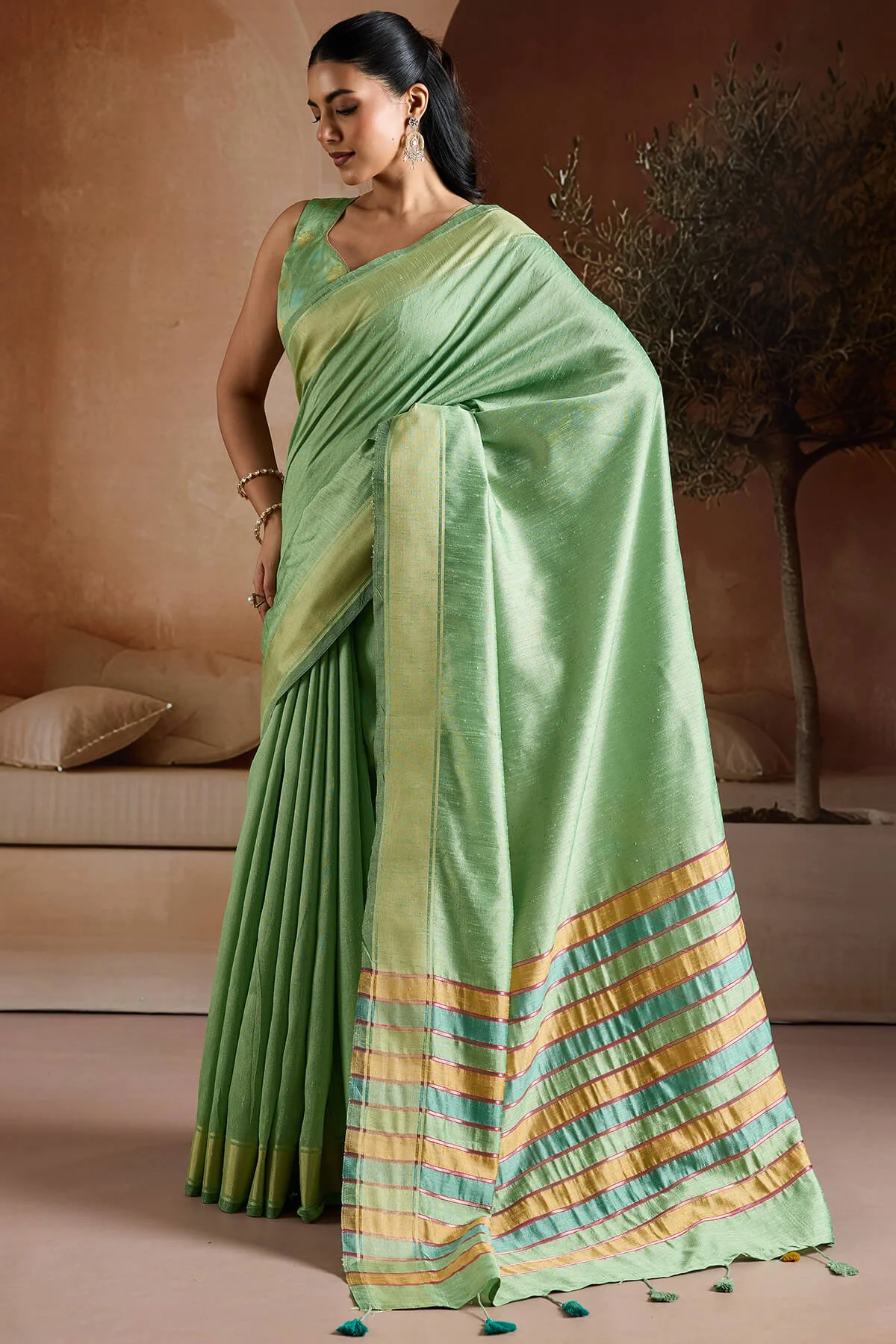 Inspiring Green Soft Banarasi Bhagalpuri Silk Saree With Capricious Blouse Piece - Image 3